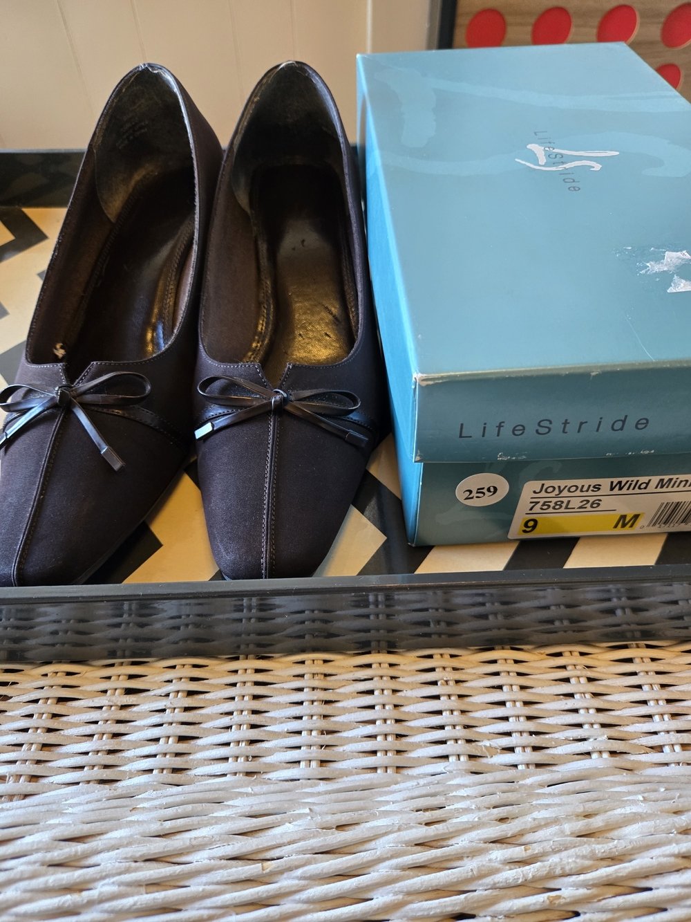 Life Stride Dark Brown Pointed-Toe Bow With 1 Inch Heel.